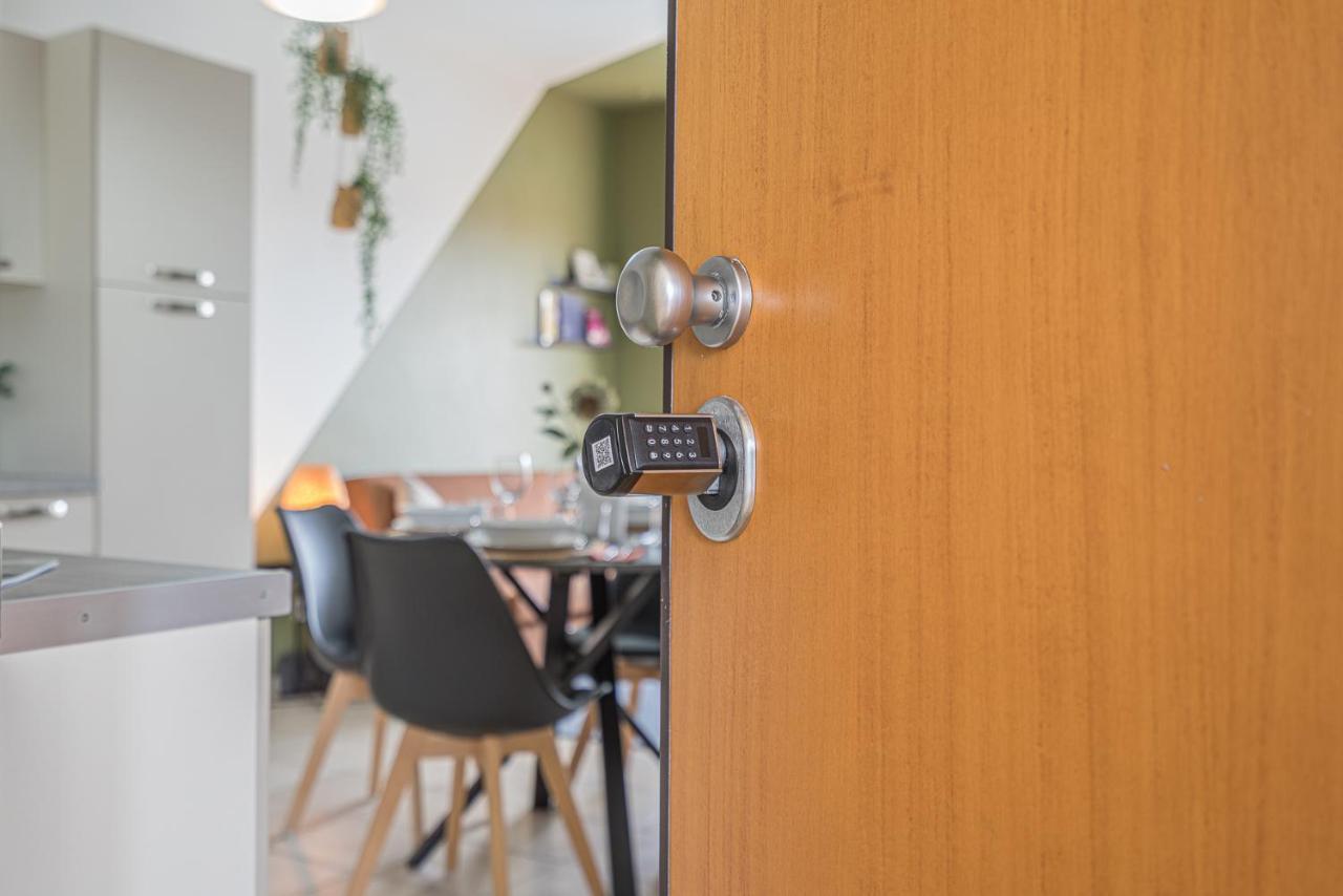 Hygge Family Apartment - One Step Away From The Lake!!! Sirmione Exteriör bild