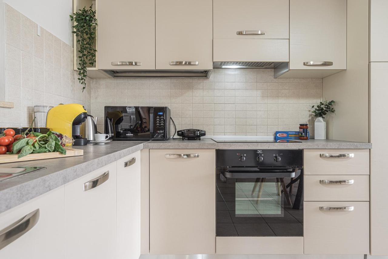 Hygge Family Apartment - One Step Away From The Lake!!! Sirmione Exteriör bild