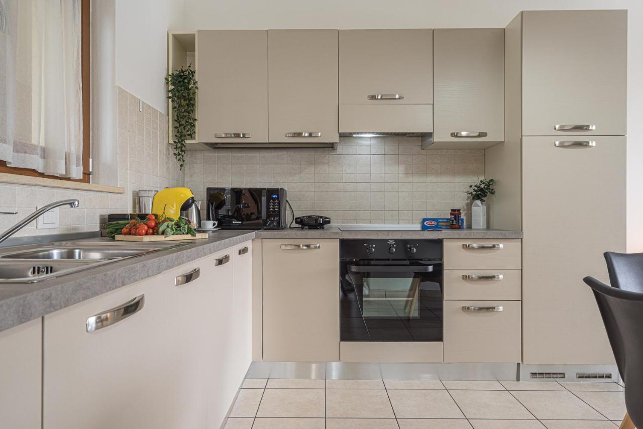 Hygge Family Apartment - One Step Away From The Lake!!! Sirmione Exteriör bild