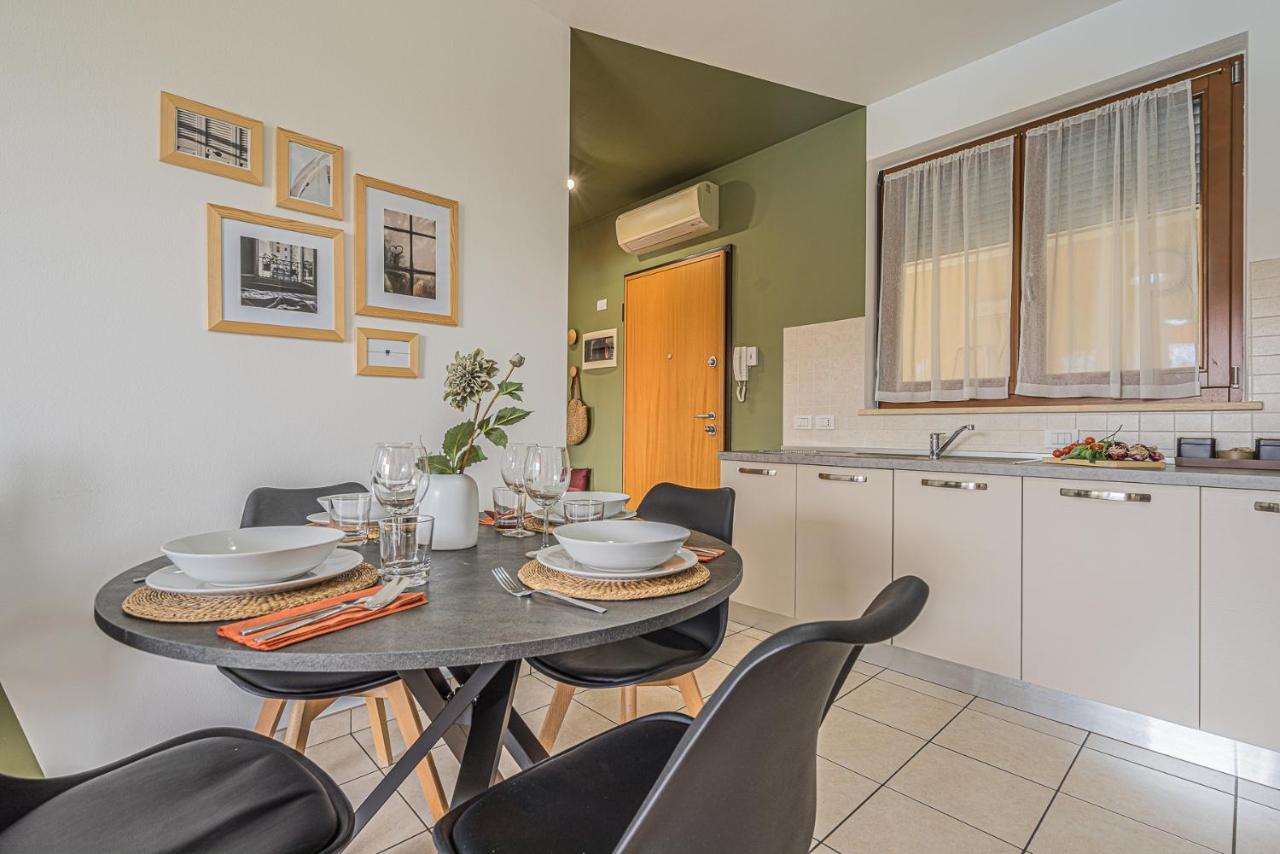 Hygge Family Apartment - One Step Away From The Lake!!! Sirmione Exteriör bild