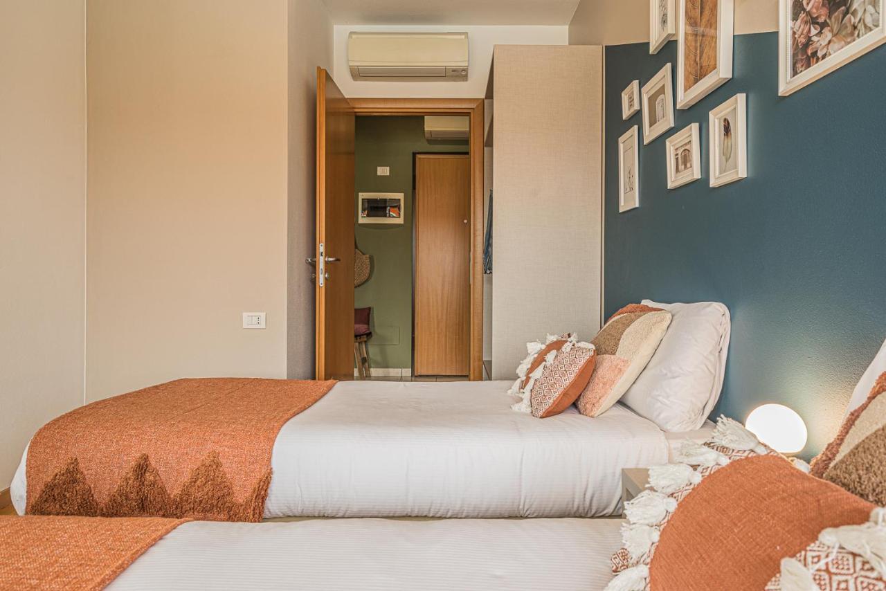 Hygge Family Apartment - One Step Away From The Lake!!! Sirmione Exteriör bild