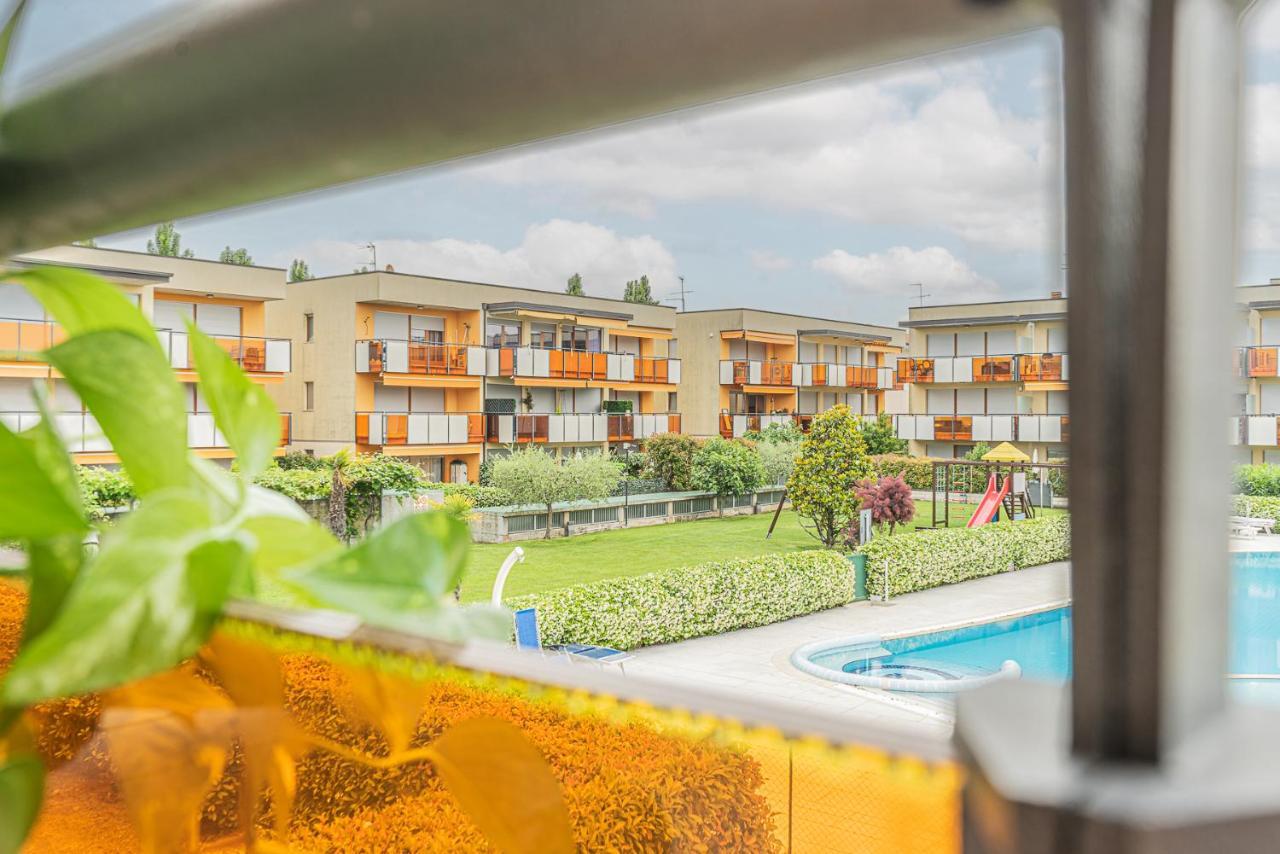 Hygge Family Apartment - One Step Away From The Lake!!! Sirmione Exteriör bild